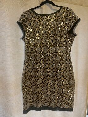 Vince Camuto Black and Gold Sequin Shift Mini Dress size 14 XL sparkle party
